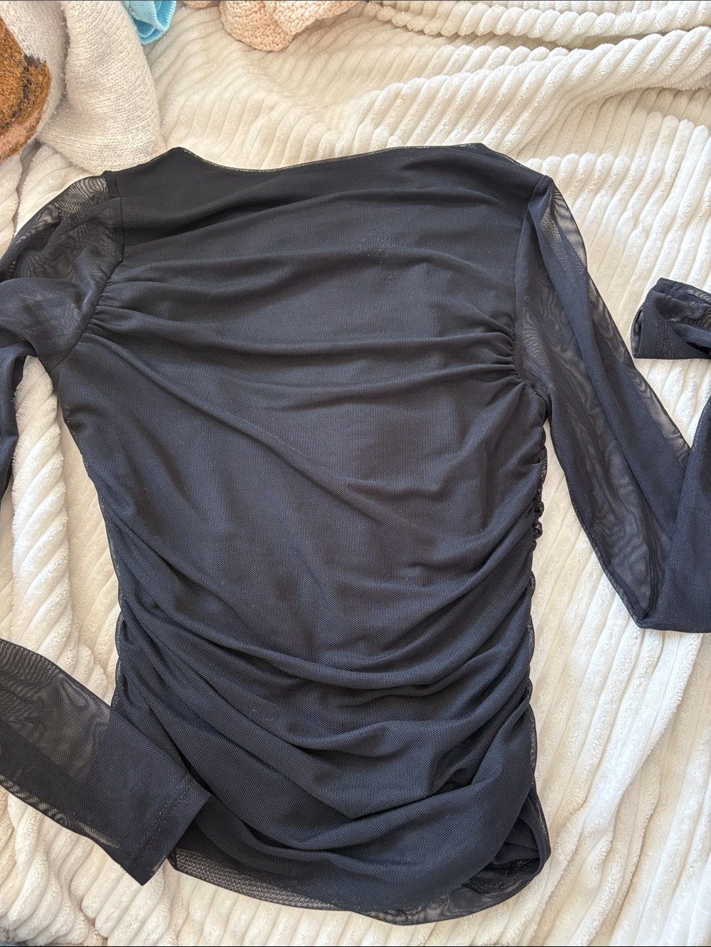 Gaze Ruched Mesh Long Sleeve in Black. Women’s size small Like New - Picture 2 of 3